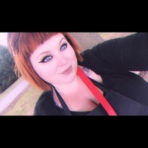 Meet your Posher, Alexis